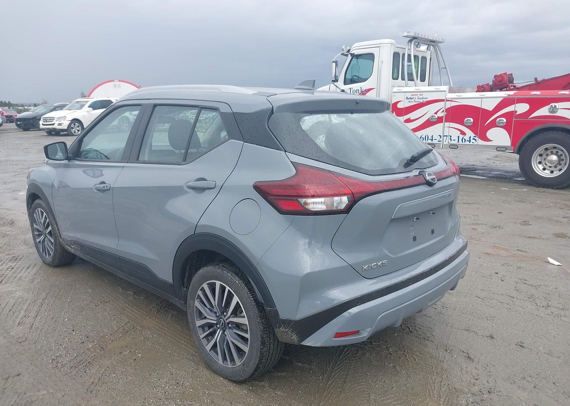 2025 NISSAN KICKS PLAY SV