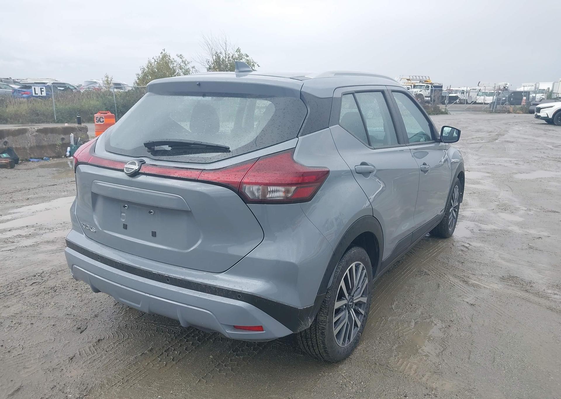 2025 NISSAN KICKS PLAY SV