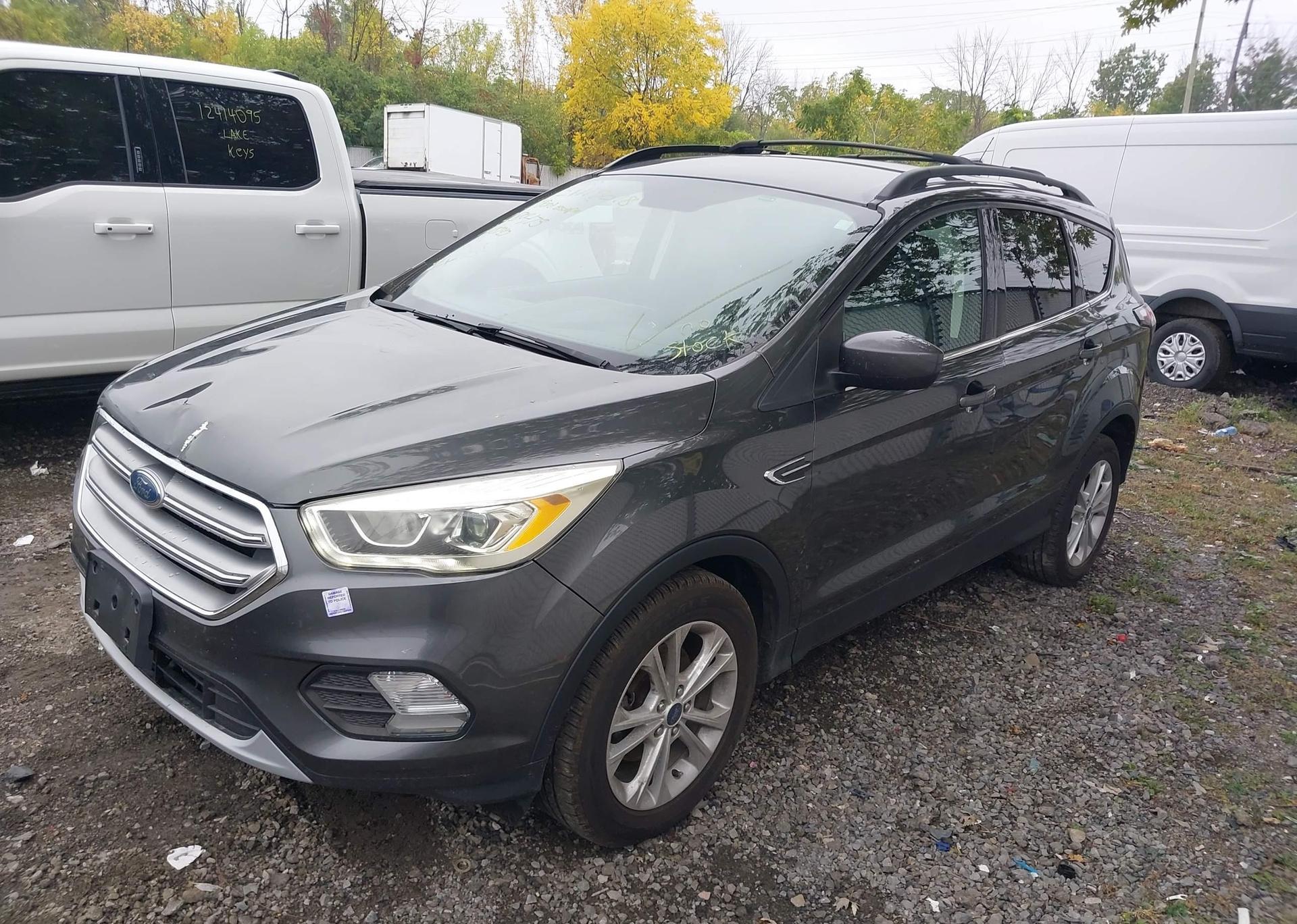 2017 FORD ESCAPE SE
