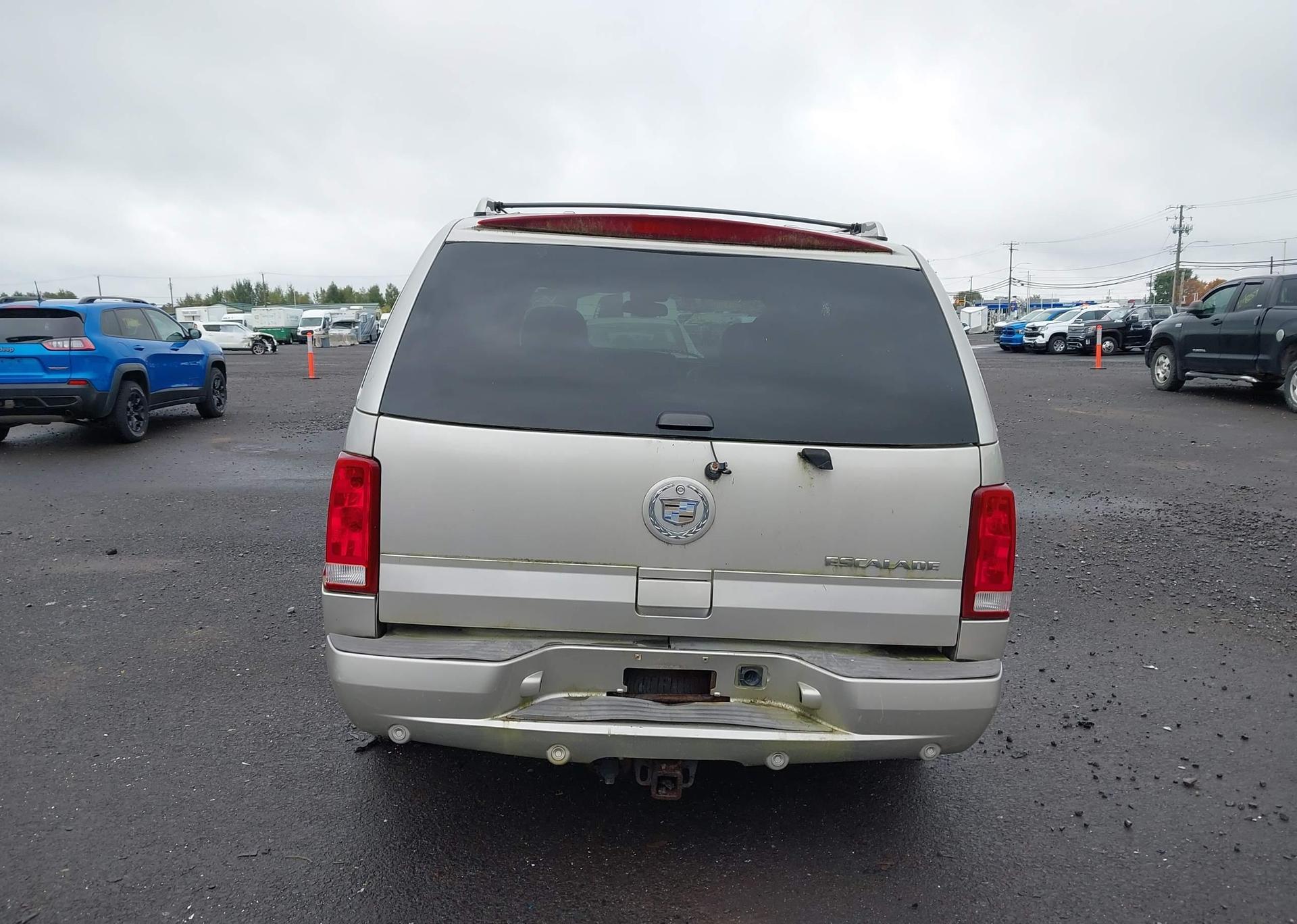 2005 CADILLAC ESCALADE STANDARD