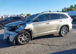 2014 TOYOTA highlander xle