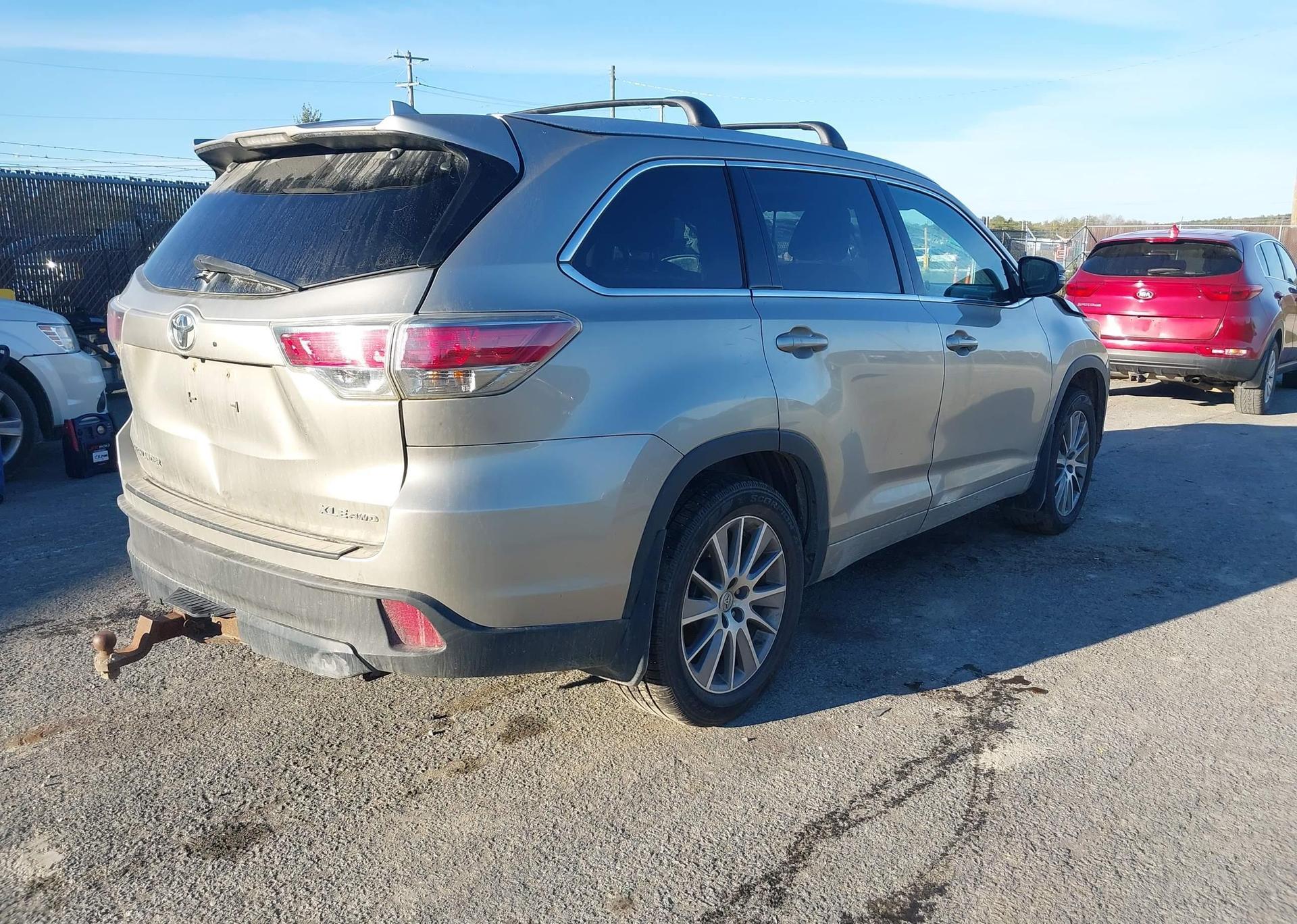 2014 TOYOTA highlander xle