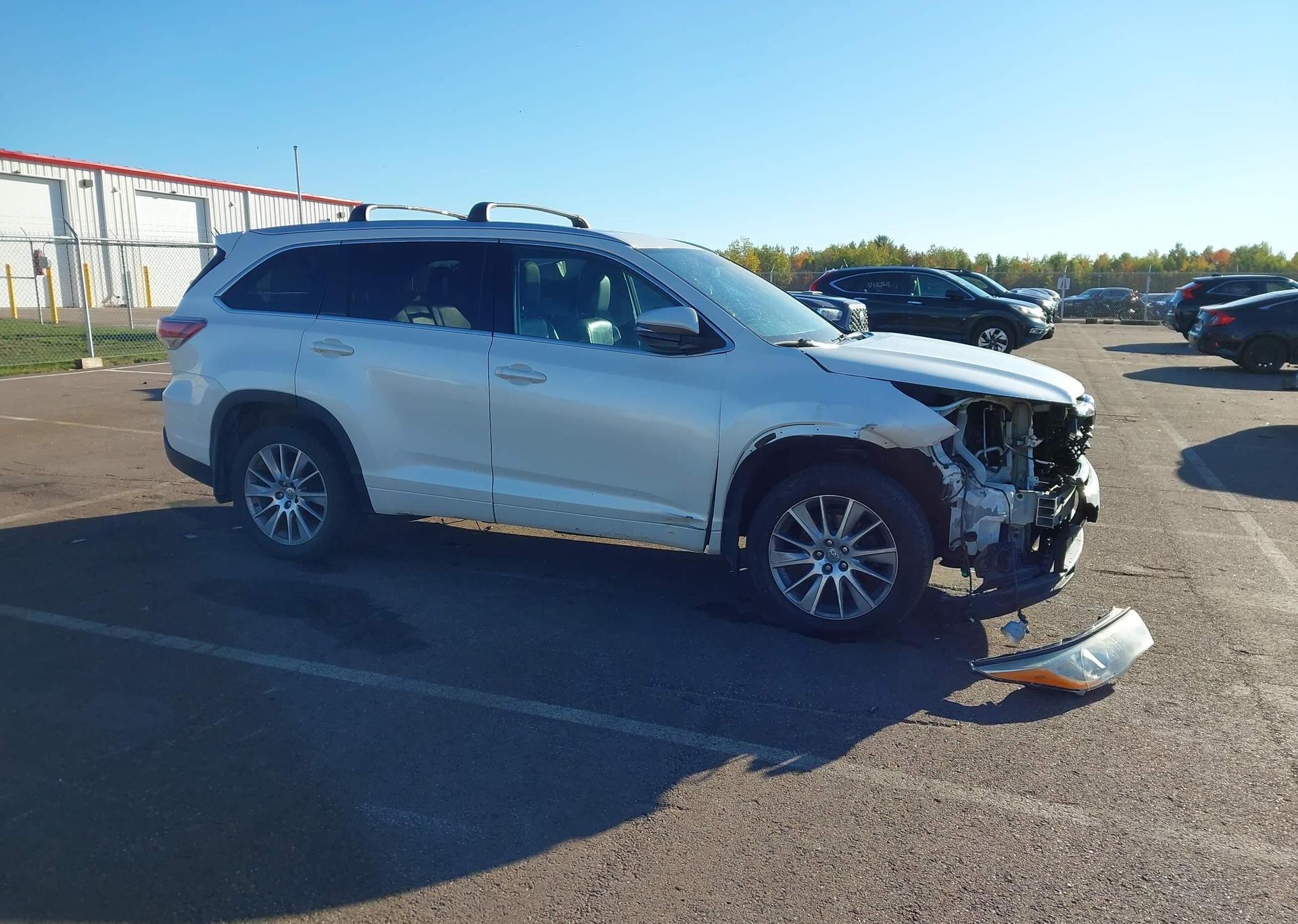 2014 TOYOTA highlander xle