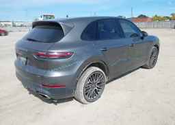 2019 PORSCHE CAYENNE
