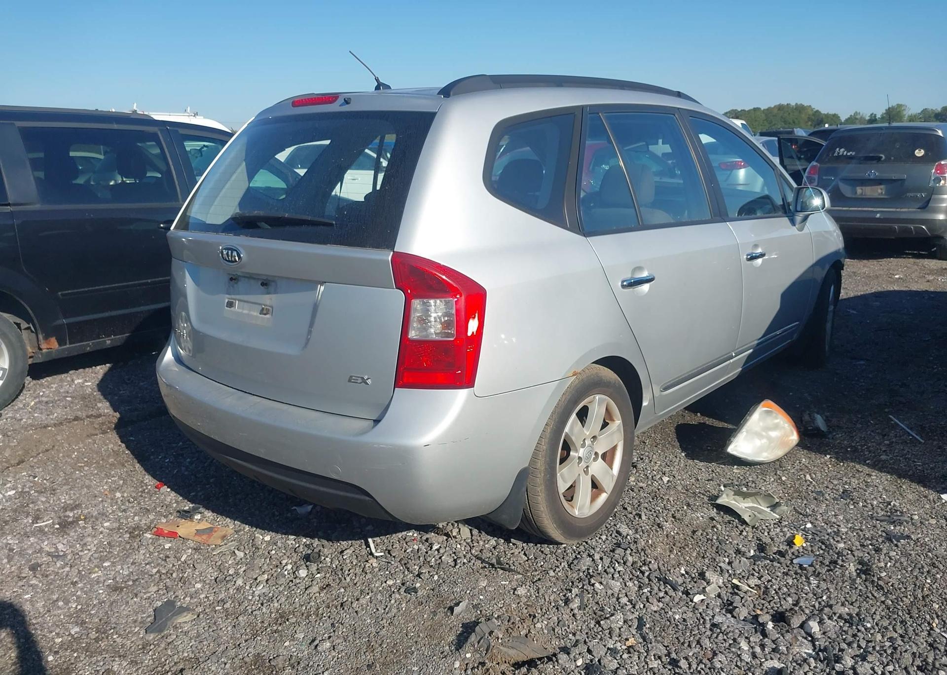 2008 KIA RONDO