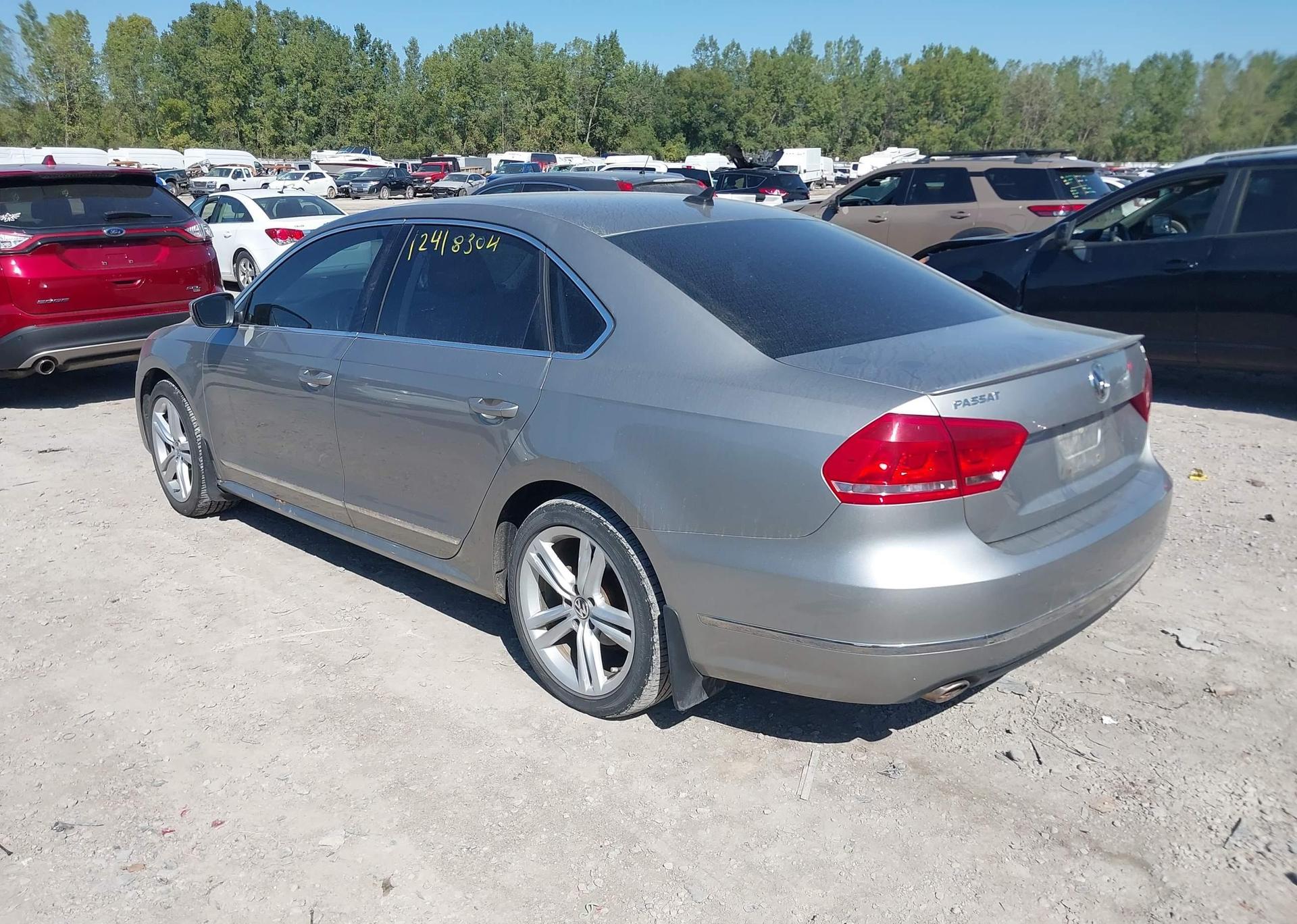 2013 VOLKSWAGEN PASSAT SEL
