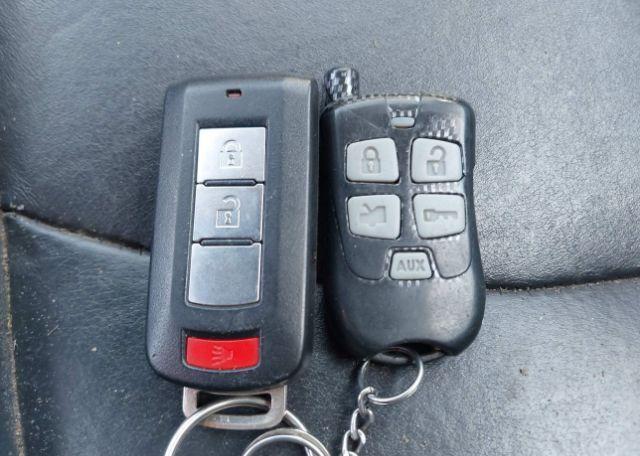 2011 MITSUBISHI OUTLANDER XLS