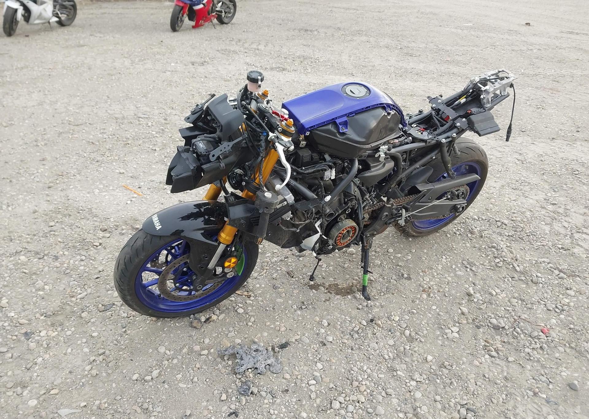 2025 YAMAHA YZFR7