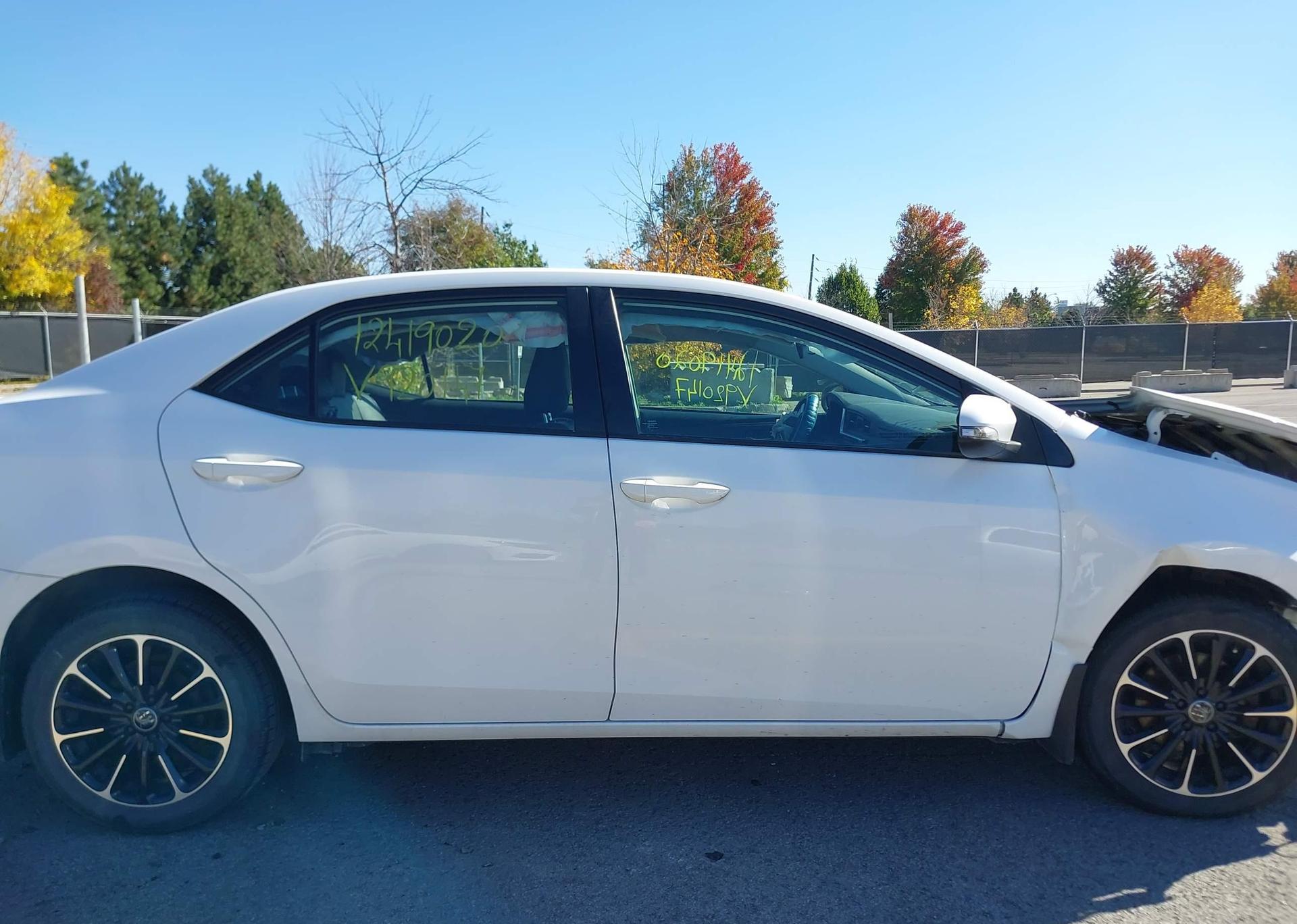 2017 TOYOTA COROLLA SE