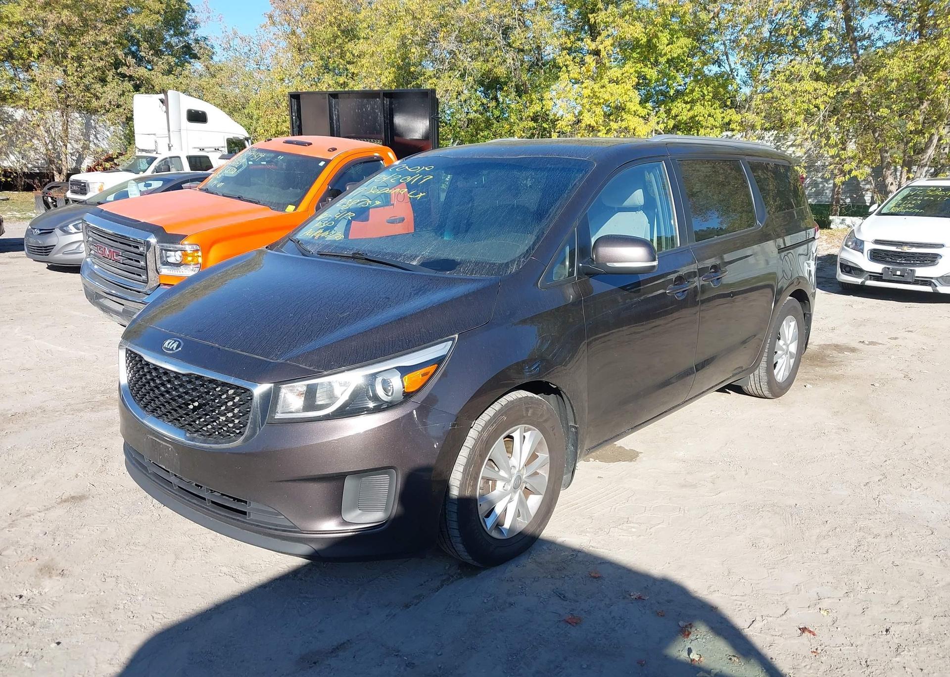 2017 KIA SEDONA LX