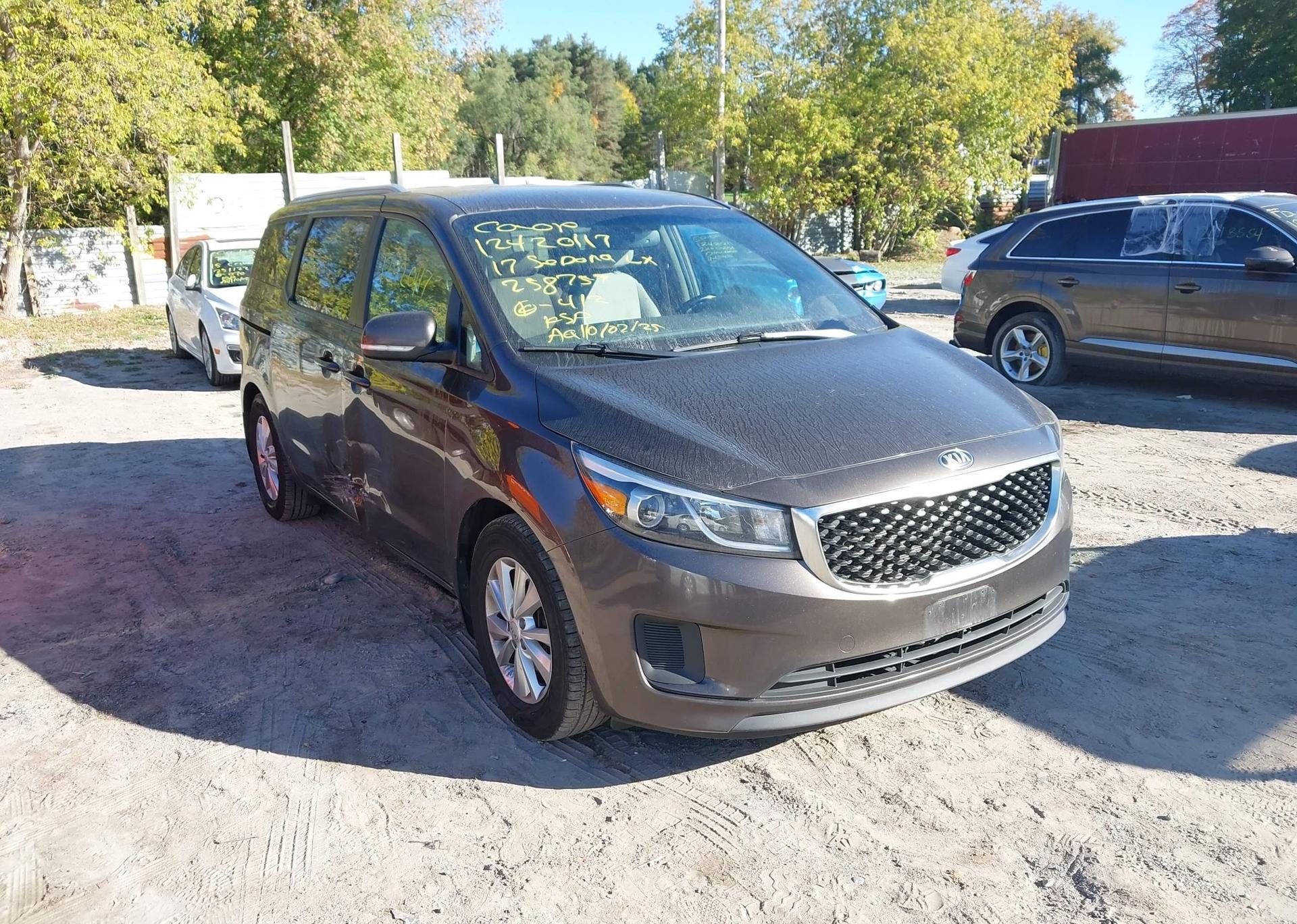2017 KIA SEDONA LX