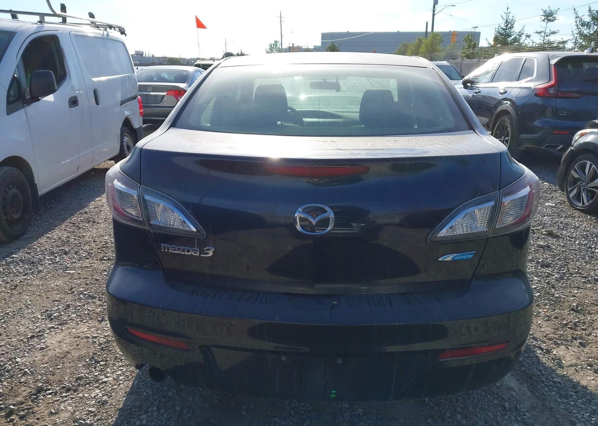2013 MAZDA 3 I