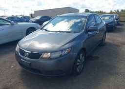 2013 KIA FORTE 2.0L EX