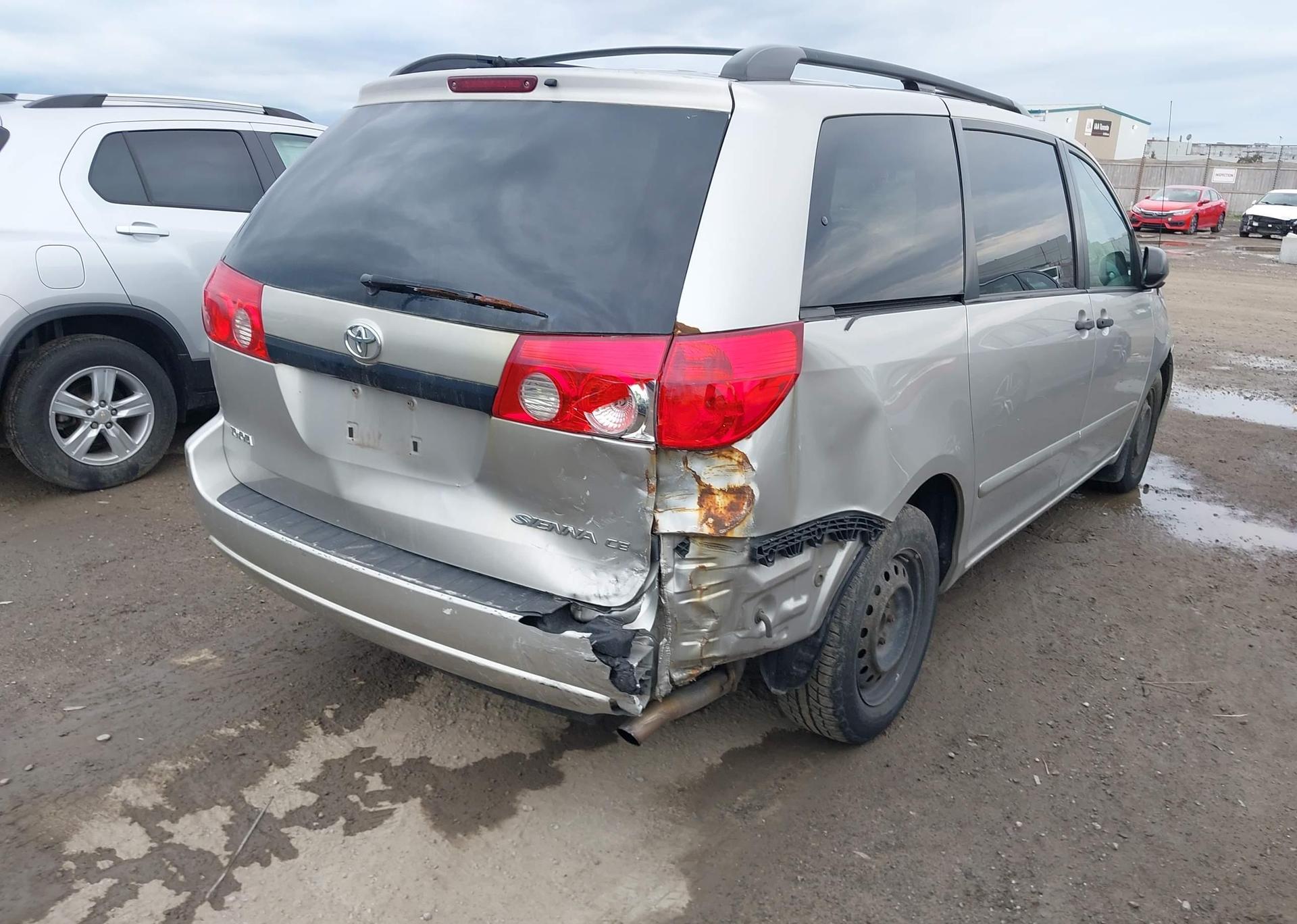 2010 TOYOTA SIENNA LE V6