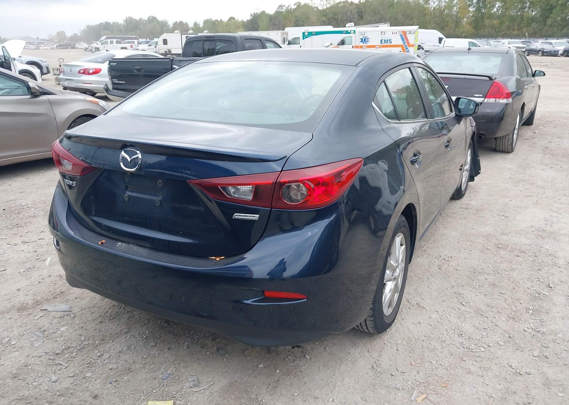 2015 MAZDA MAZDA3 GS