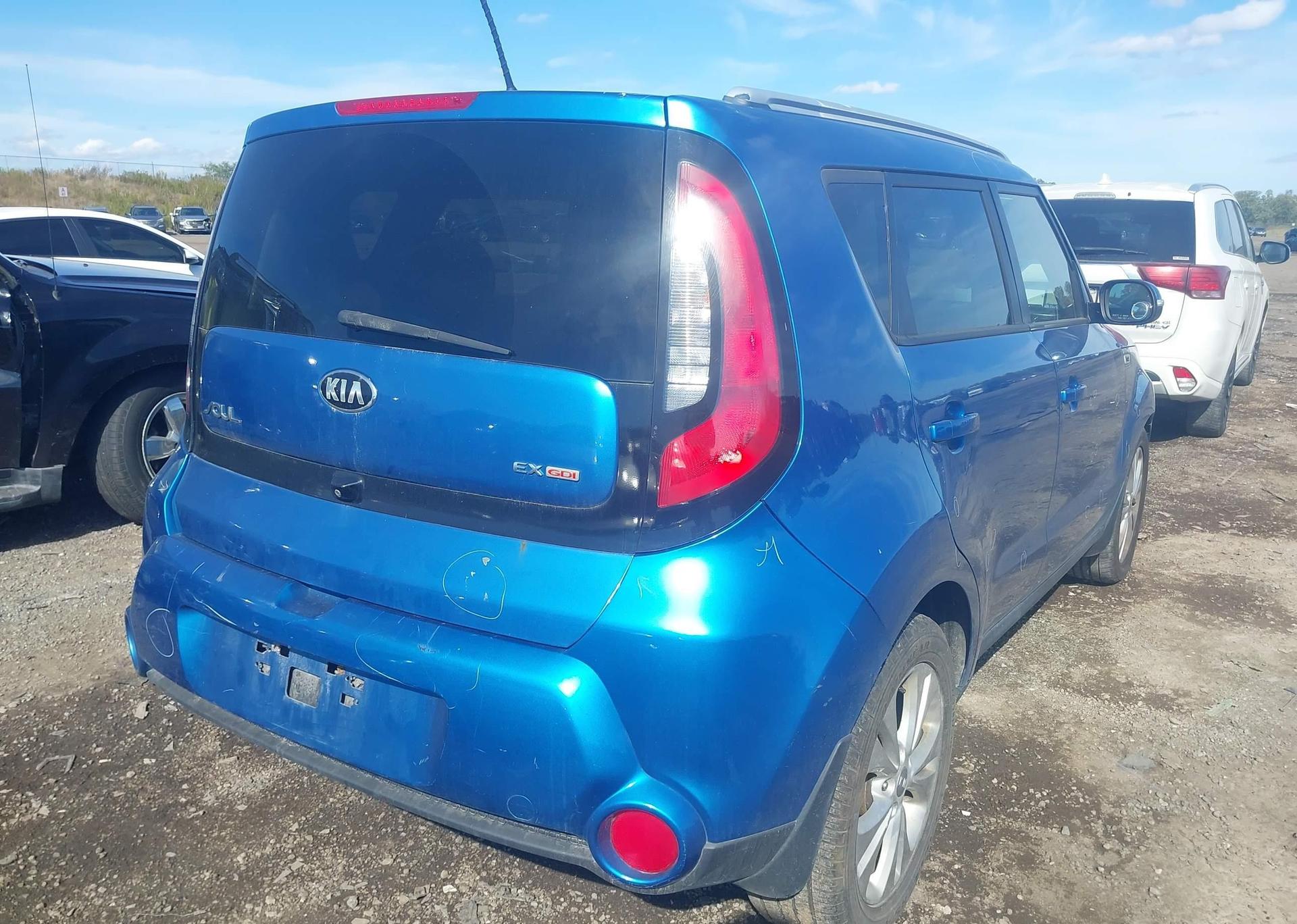 2015 KIA SOUL +