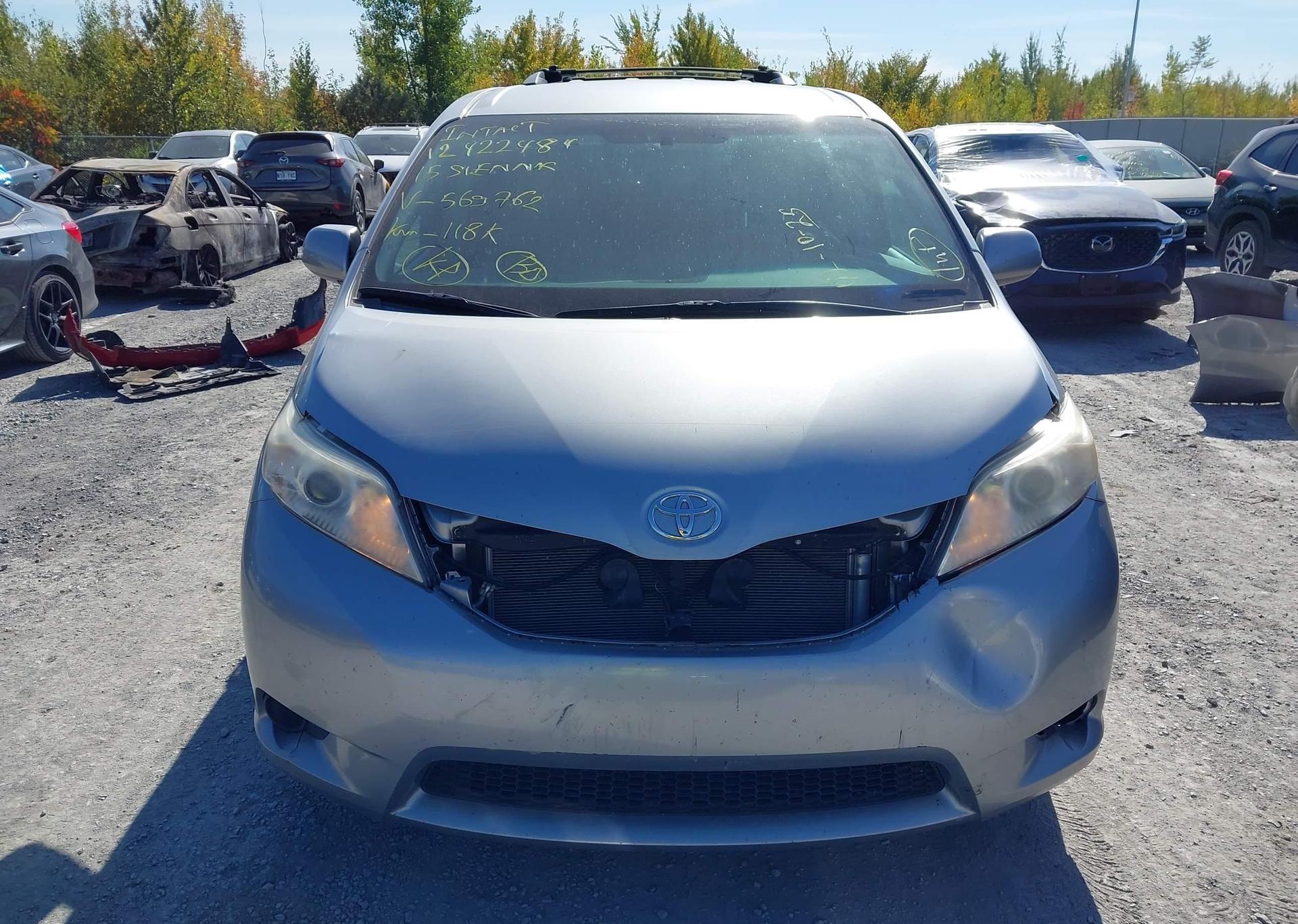 2015 TOYOTA SIENNA