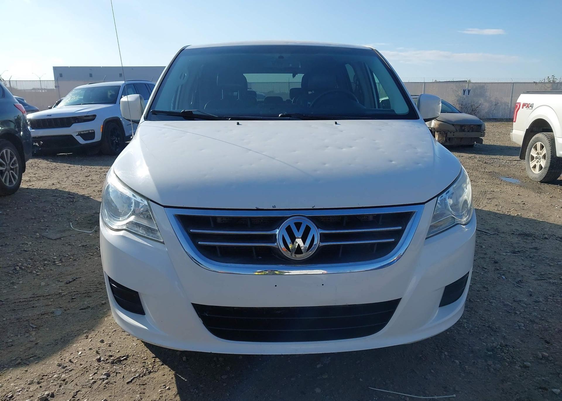 2010 VOLKSWAGEN ROUTAN SE
