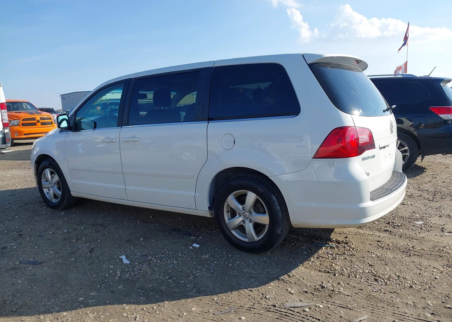 2010 VOLKSWAGEN ROUTAN SE