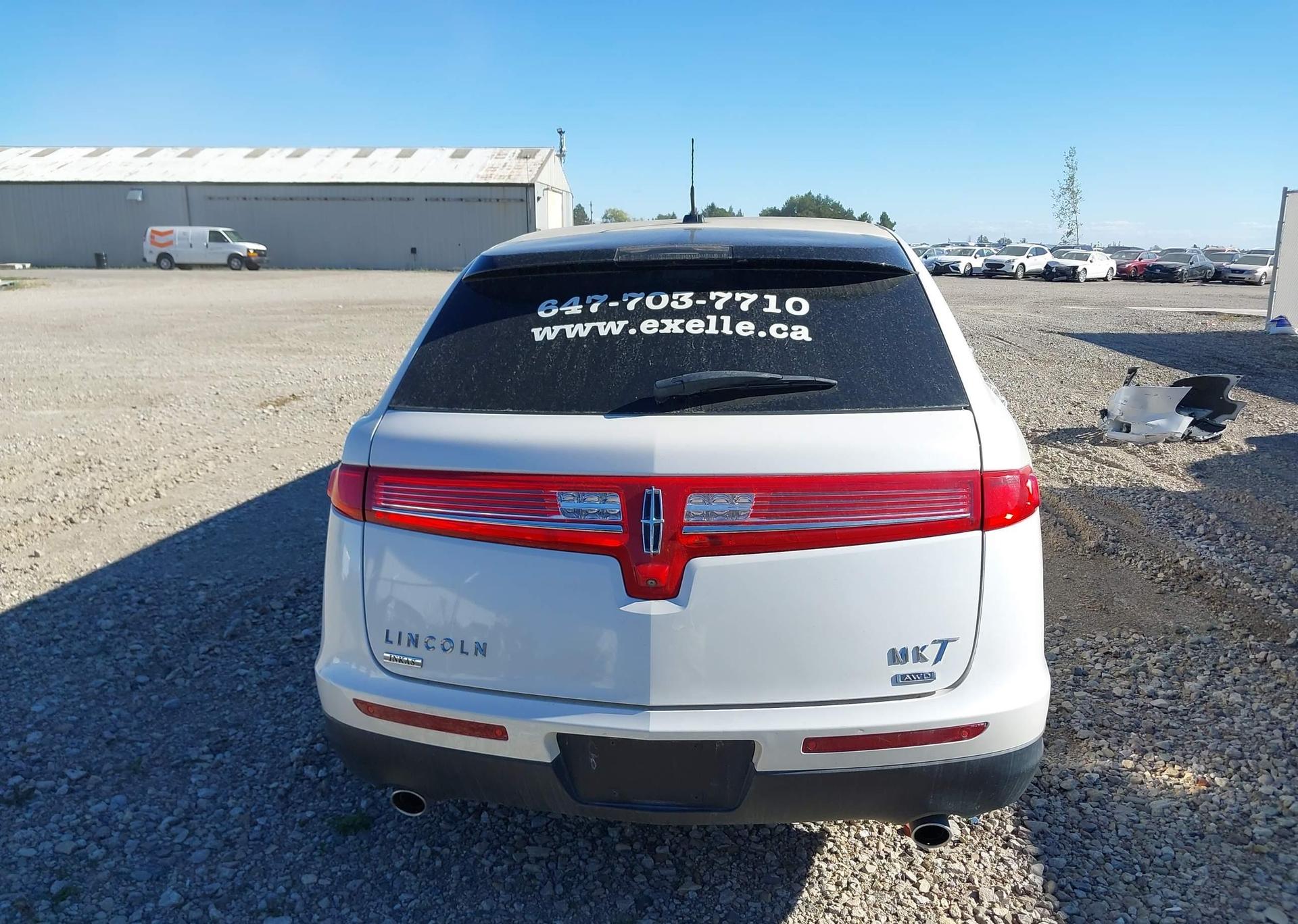 2015 LINCOLN MKT LIMO