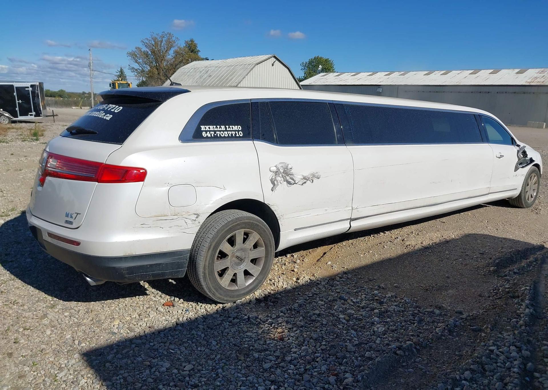 2015 LINCOLN MKT LIMO