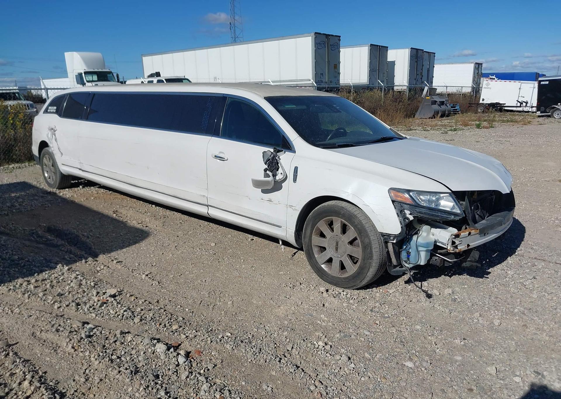2015 LINCOLN MKT LIMO