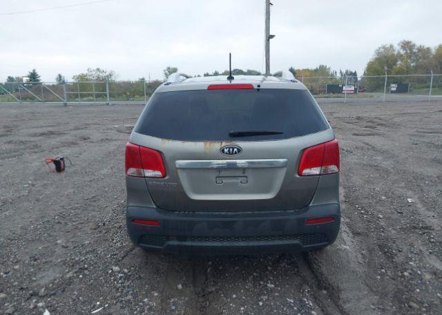 2011 KIA SORENTO LX