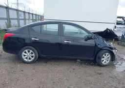 2013 NISSAN VERSA S