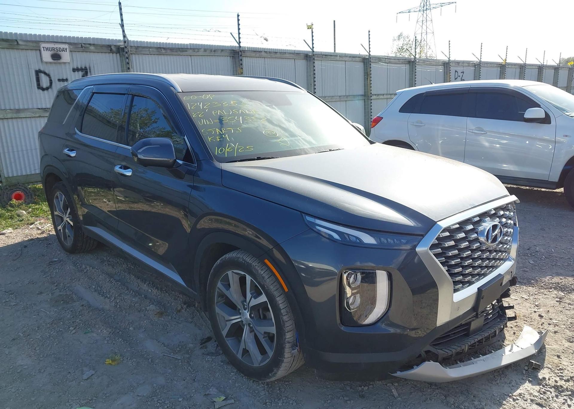 2022 HYUNDAI PALISADE LUXURY 8-PASSENGER SEATING