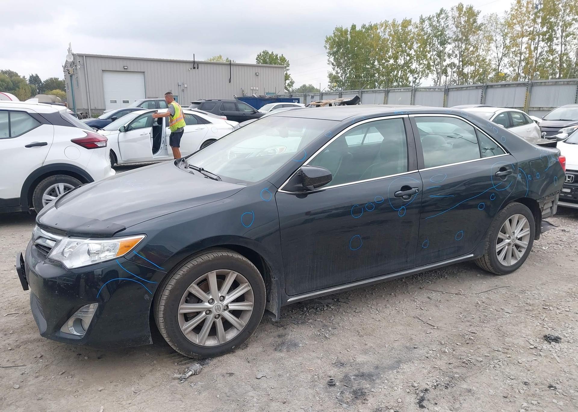 2012 TOYOTA CAMRY XLE