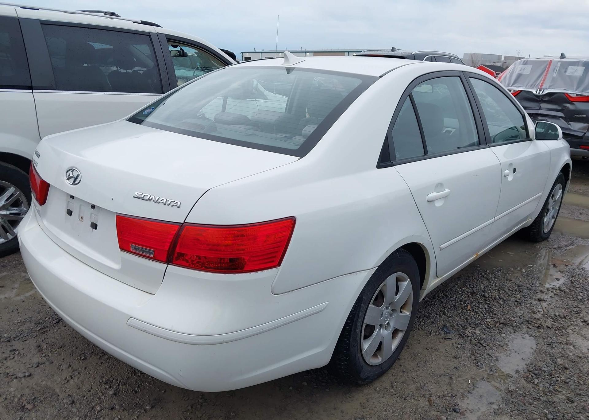 2010 HYUNDAI SONATA