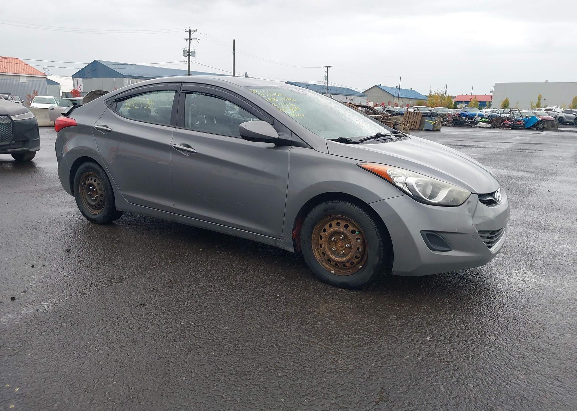 2013 HYUNDAI ELANTRA