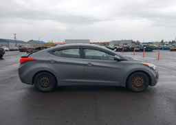 2013 HYUNDAI ELANTRA