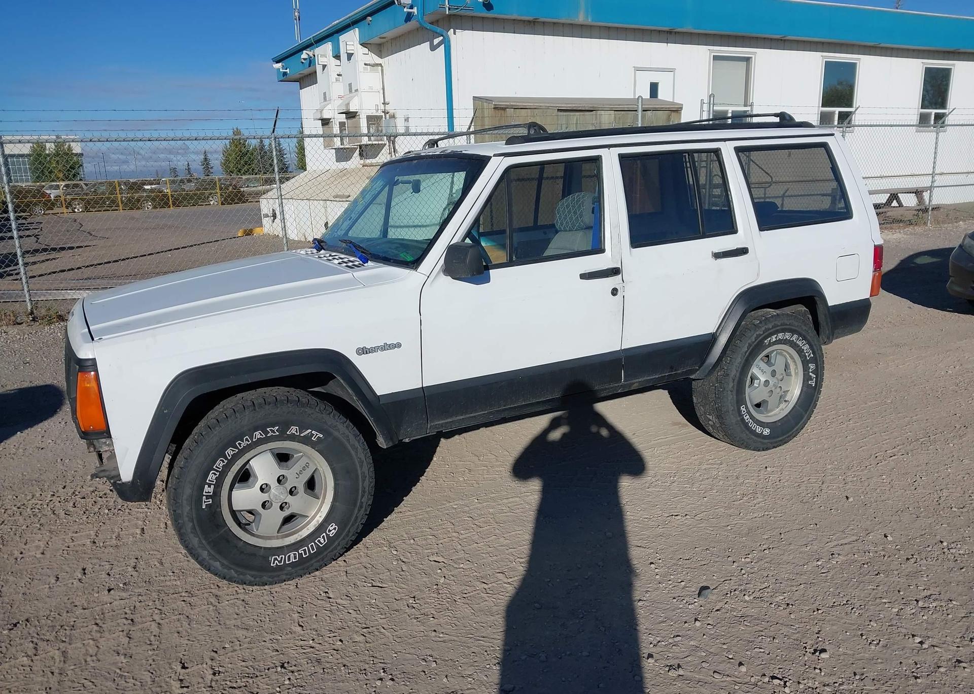 1994 JEEP CHEROKEE SPORT