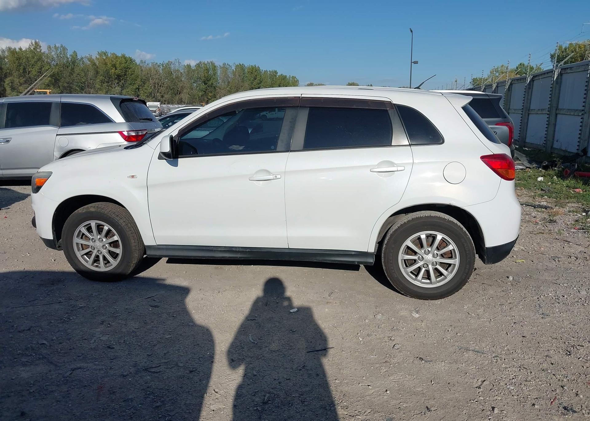 2013 MITSUBISHI RVR SE