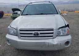 2004 TOYOTA HIGHLANDER