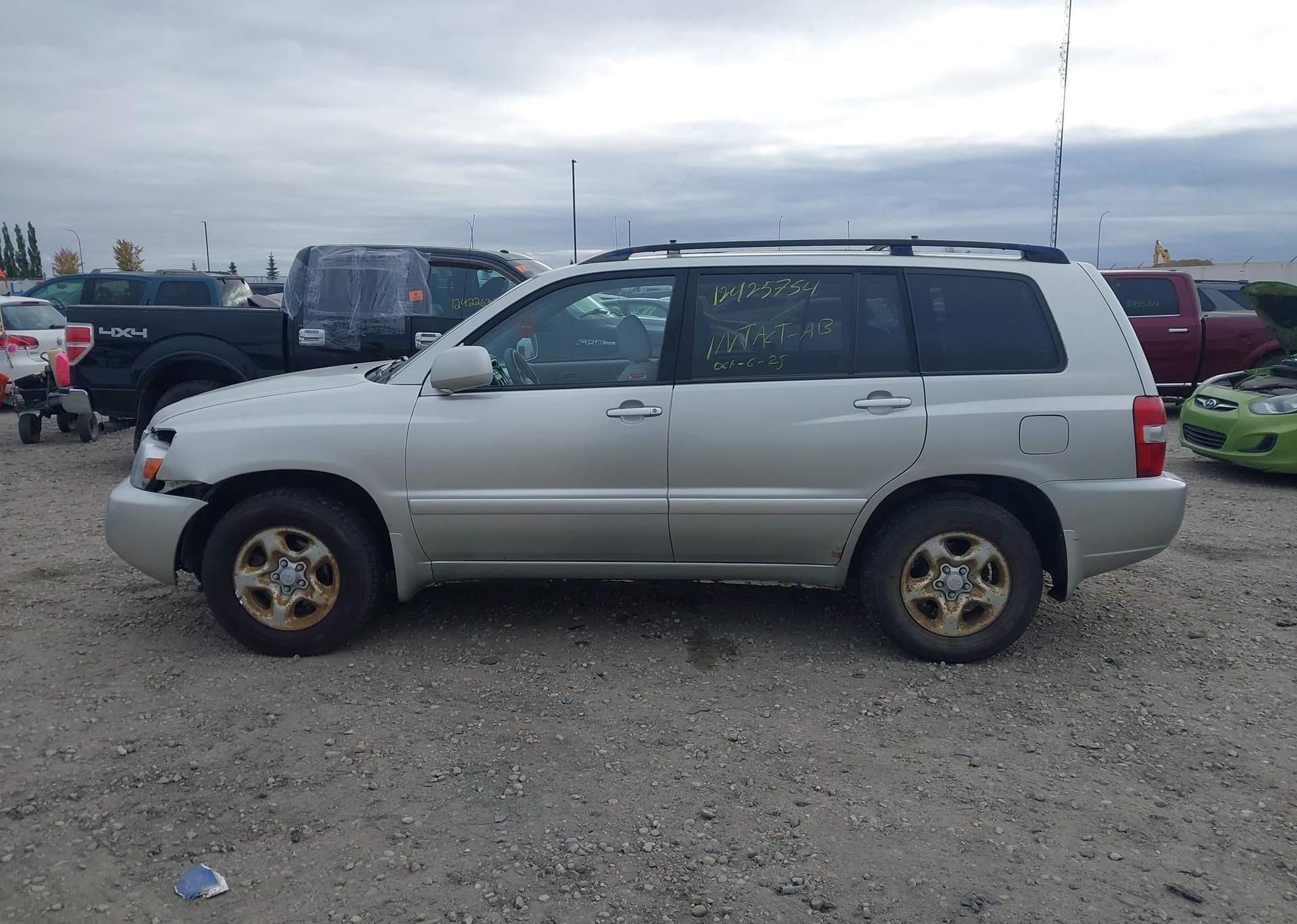 2004 TOYOTA HIGHLANDER