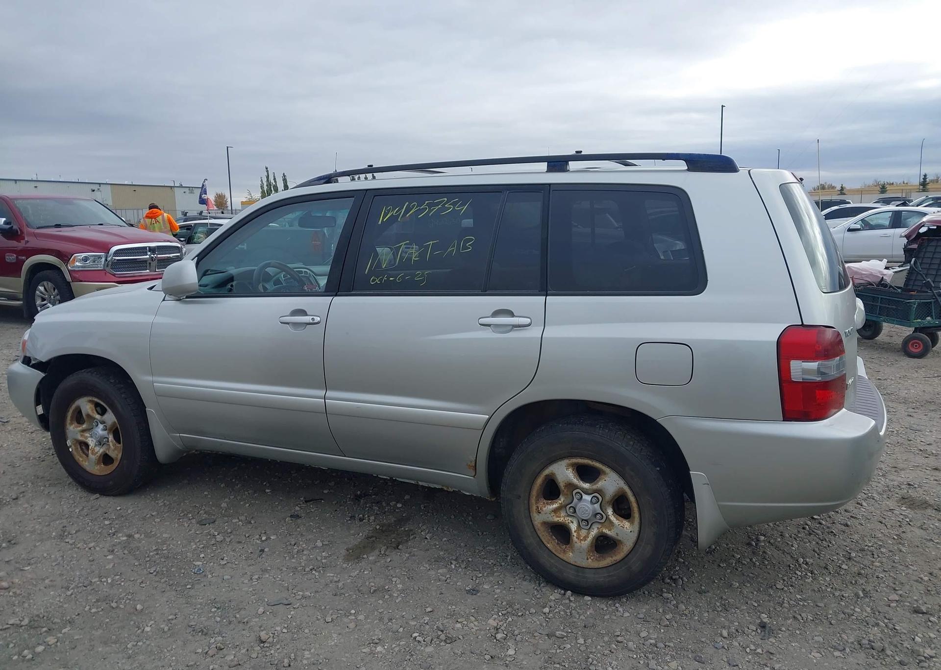2004 TOYOTA HIGHLANDER