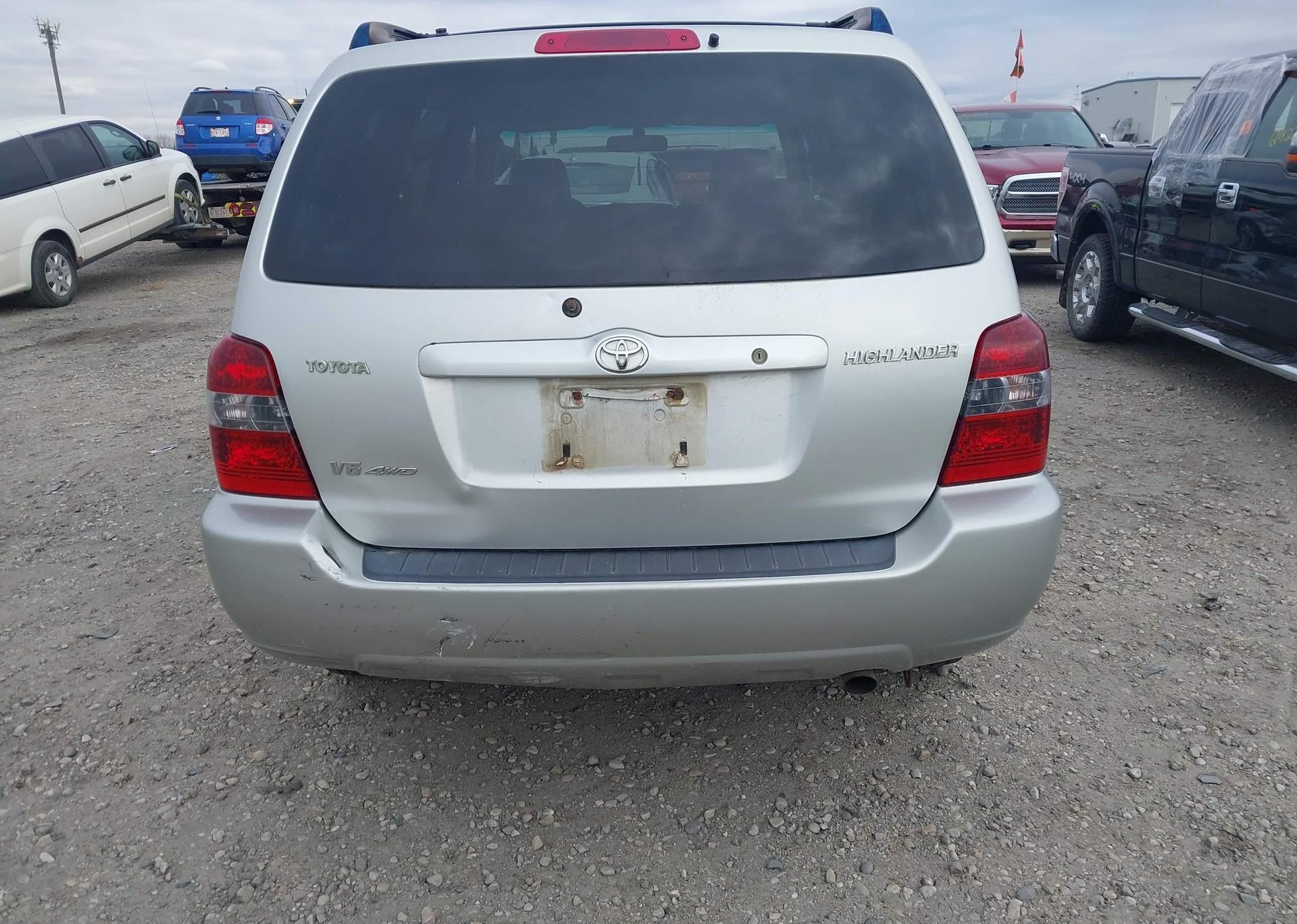 2004 TOYOTA HIGHLANDER