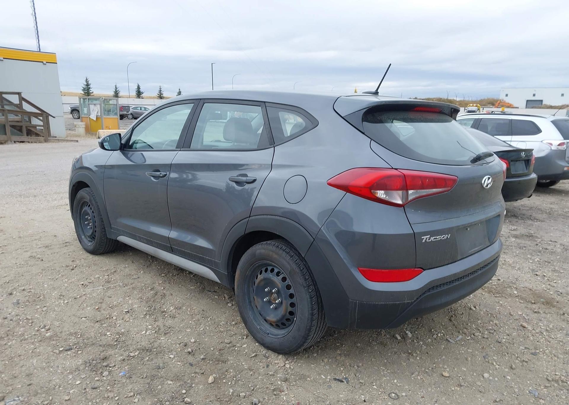 2017 HYUNDAI TUCSON SE