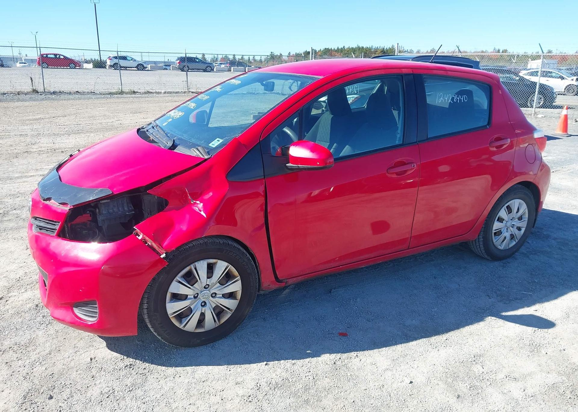 2014 TOYOTA YARIS LE
