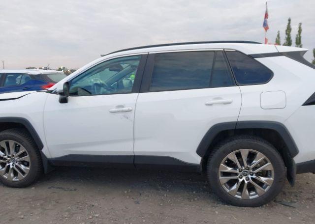 2020 TOYOTA RAV4 XLE