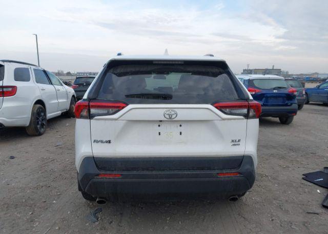2020 TOYOTA RAV4 XLE