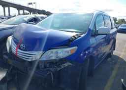 2015 TOYOTA SIENNA LE