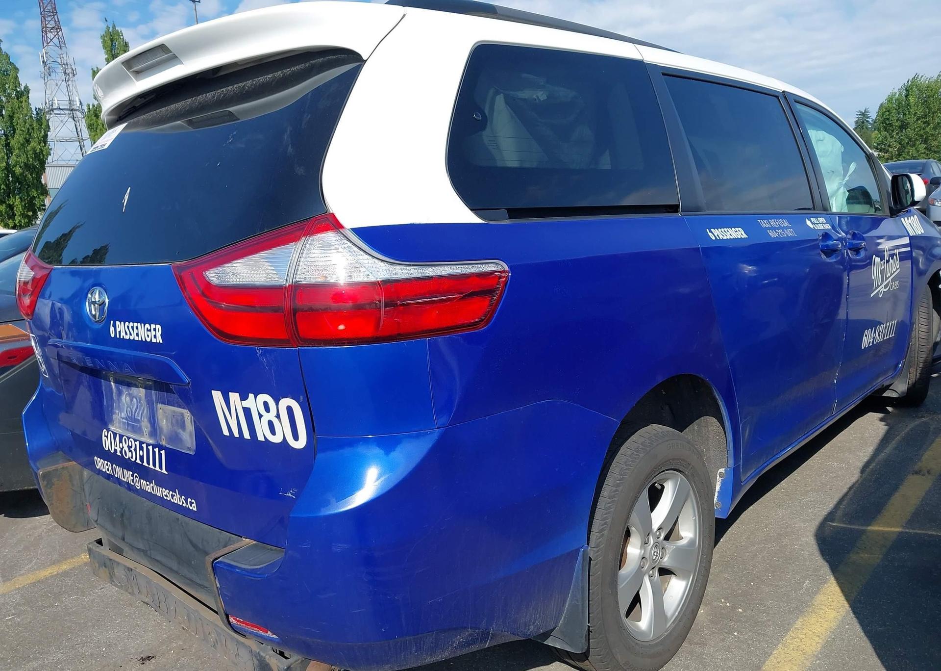 2015 TOYOTA SIENNA LE