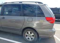 2004 TOYOTA SIENNA CE