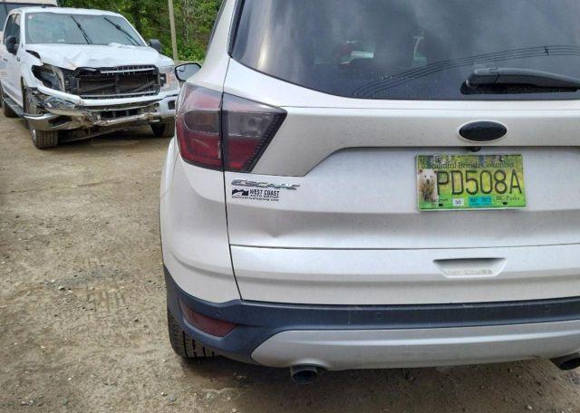 2017 FORD ESCAPE SE