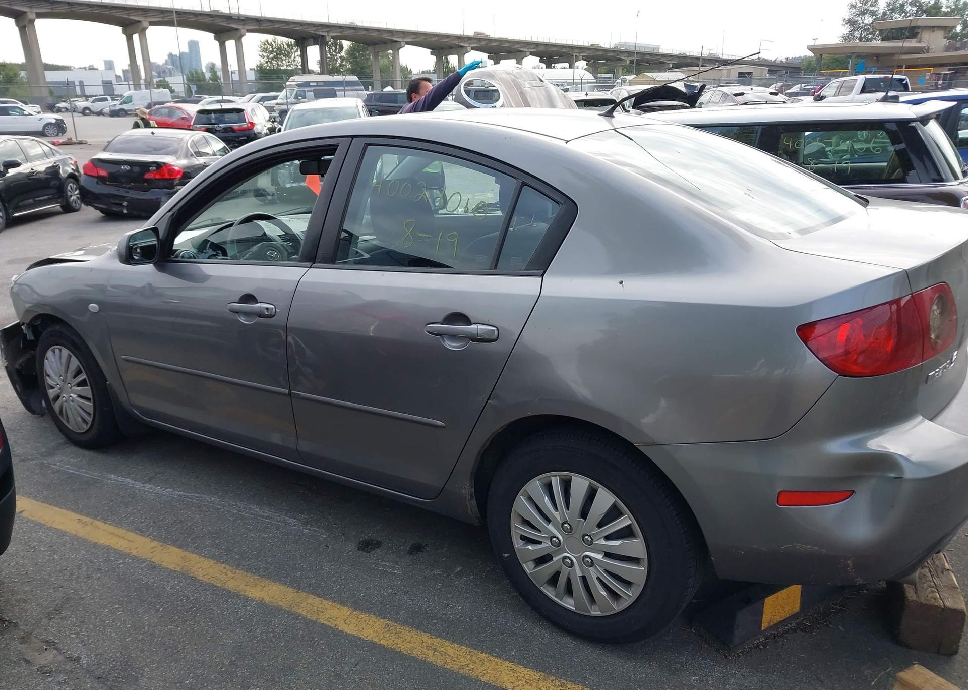 2005 MAZDA 3 I