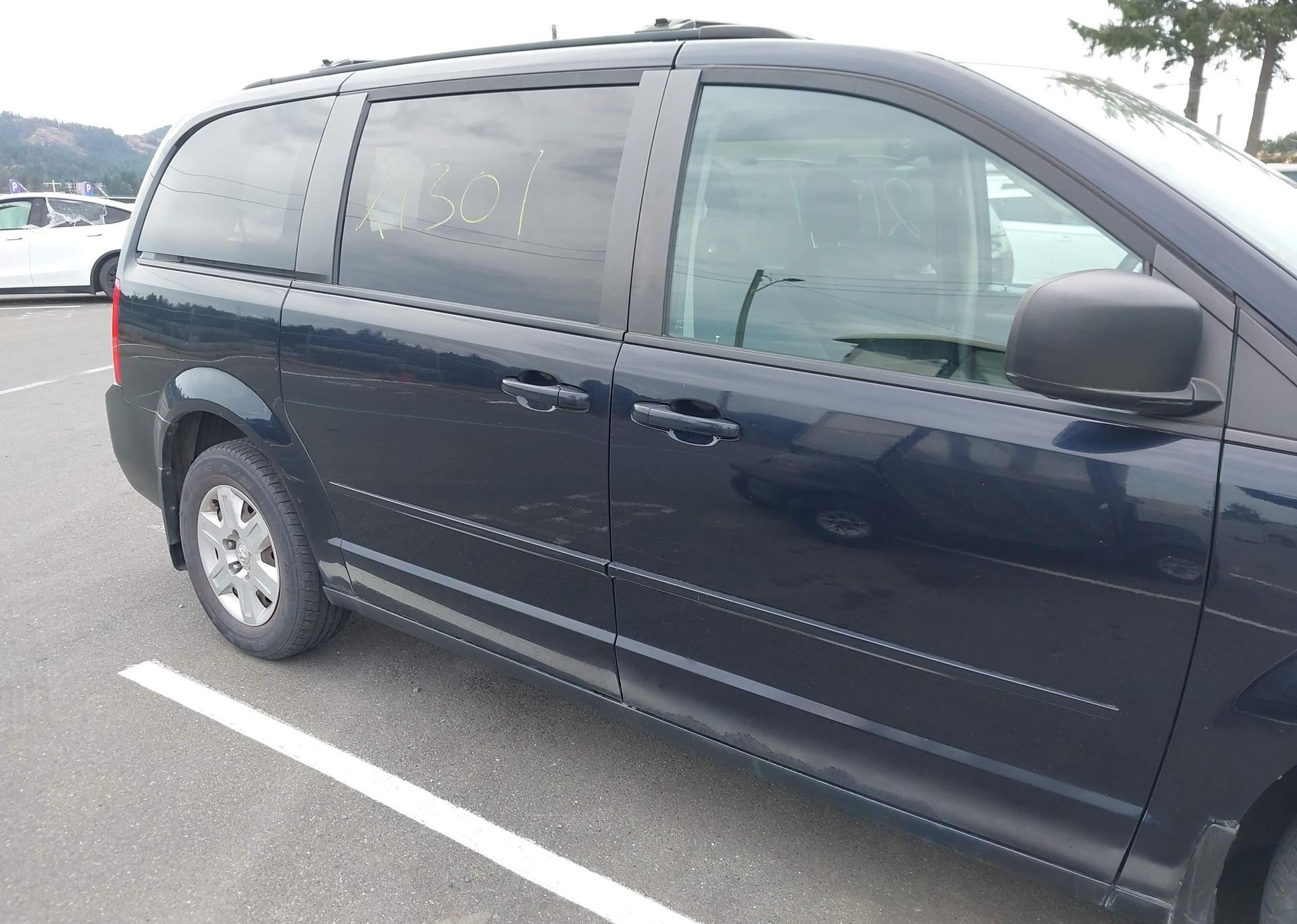 2010 DODGE GRAND CARAVAN SE