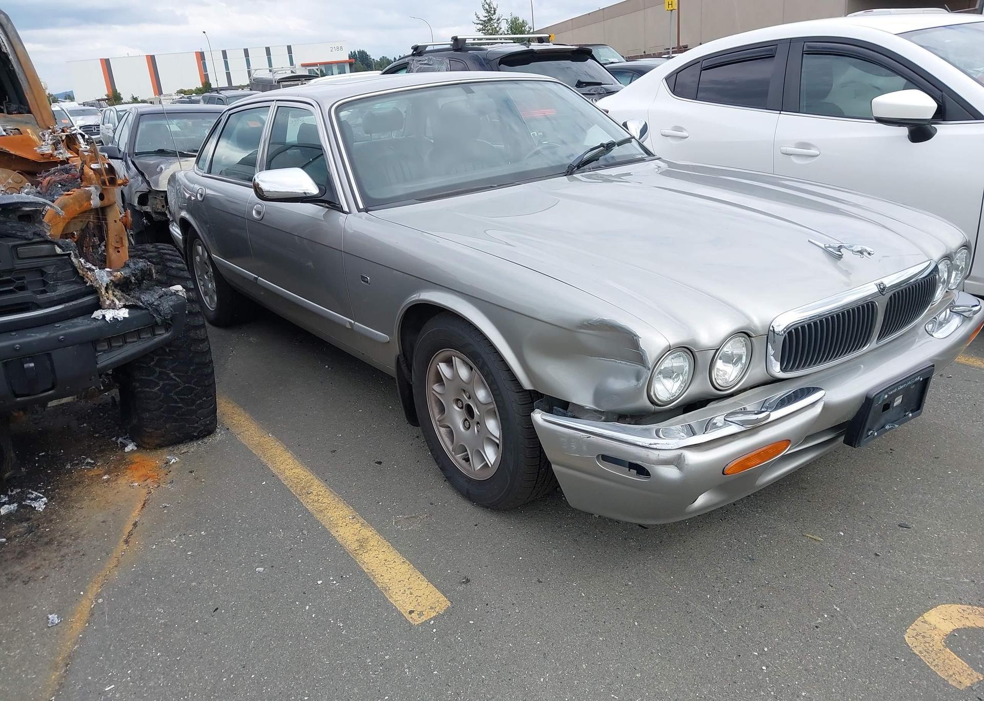 1999 JAGUAR XJ8